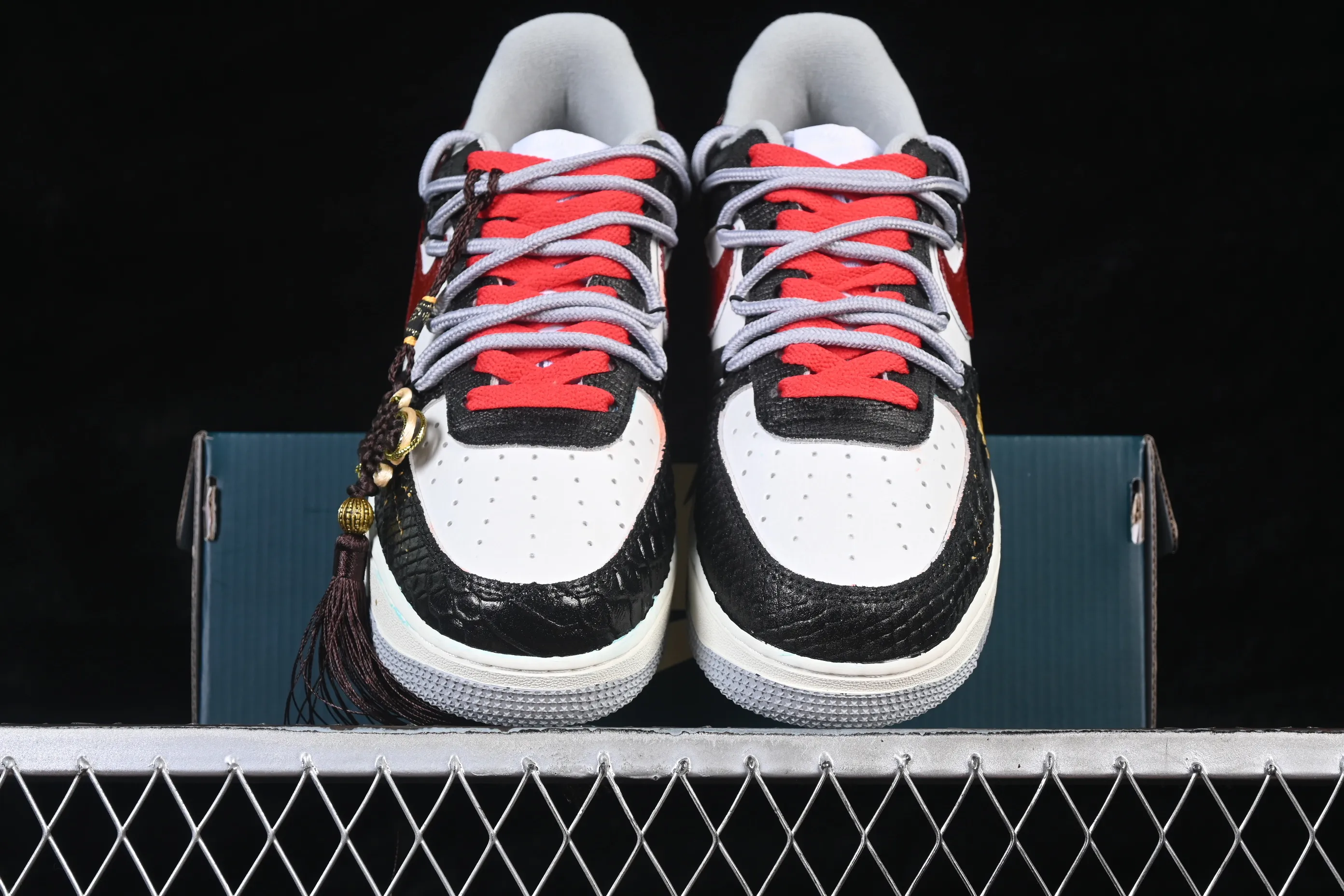 All categories Nk Air Force 1 Air Force series Nk Air Force 1 Low Air Force low-top Nike Air Force 1'07 Low "Ink Pattern Fortune" Hand-painted graffiti Year of the Horse Chinese style limited edition Air Force 1 low-top casual sneakers DX2697-111